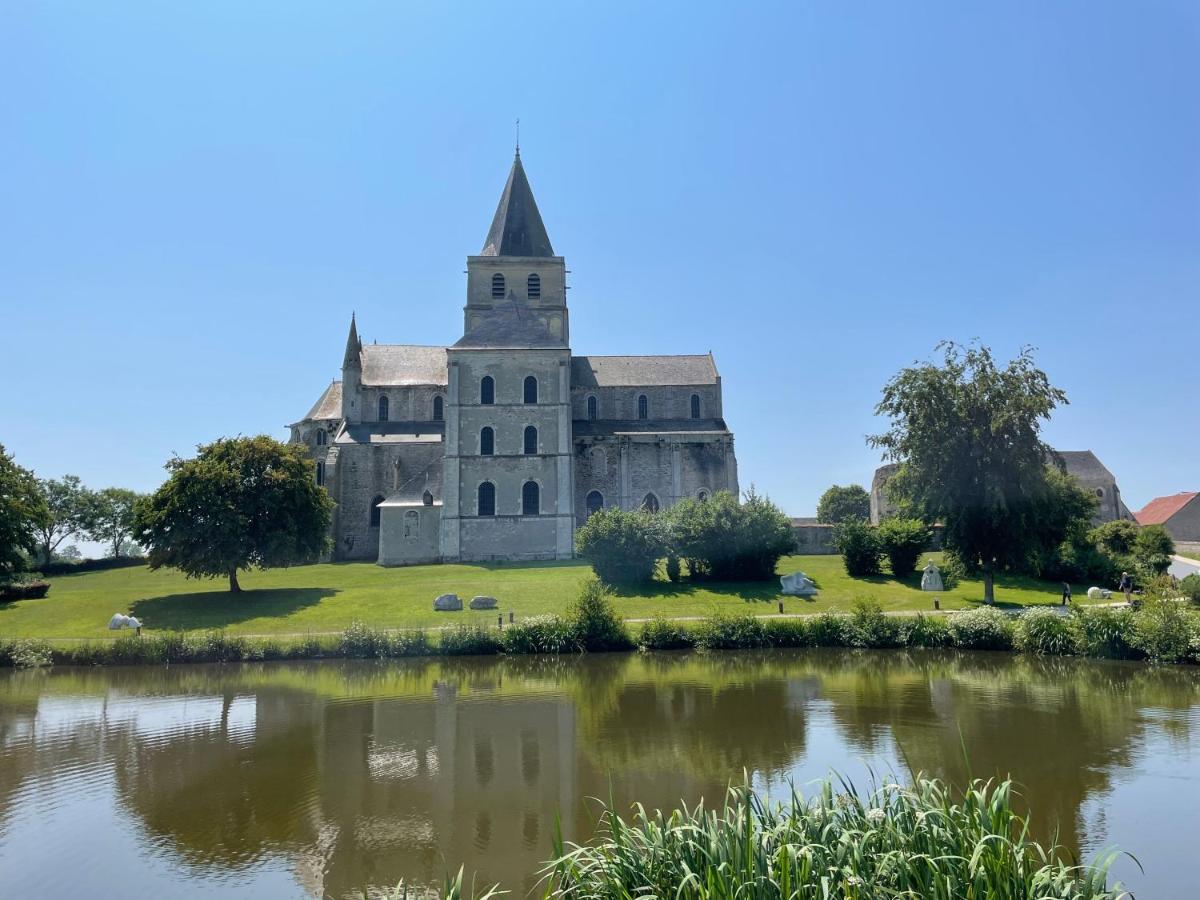 Le Courtil Villa Cerisy-la-Foret Dış mekan fotoğraf